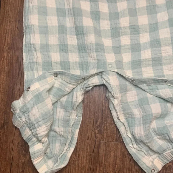 Cat & Jack Baby Girl’s 3-Piece Shirts, Romper Bundle 12 Months - Picture 8 of 14